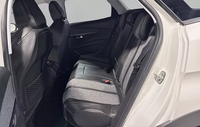 PEUGEOT 3008 Hybrid 225 e-EAT8 Allure photo 12 946251