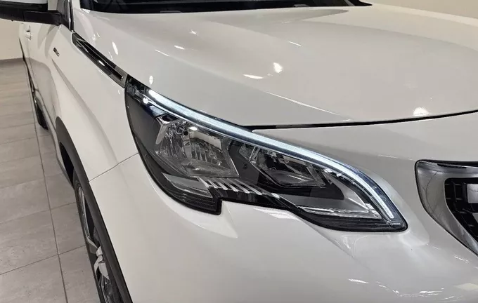 PEUGEOT 3008 Hybrid 225 e-EAT8 Allure photo 16 946251