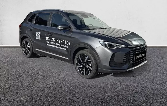 MG ZS 1.5 L Hybrid+ 197 ch Luxury extérieur trois quart avant droit 8607
