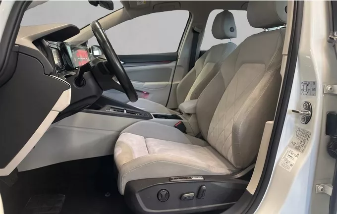 VOLKSWAGEN GOLF 2.0 TDI SCR 150 DSG7 4Motion Style extérieur trois quart arrière droit 2130132