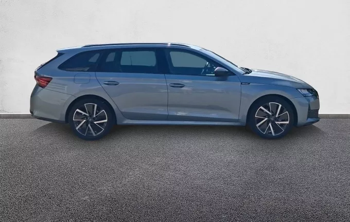SKODA OCTAVIA Combi 1.5 TSI Hybrid 150 ch ACT DSG7 Sportline extérieur côté droit 4970