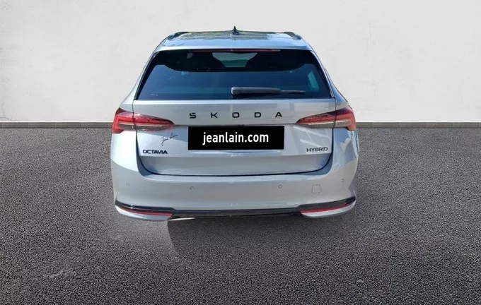 SKODA OCTAVIA Combi 1.5 TSI Hybrid 150 ch ACT DSG7 Sportline extérieur arrière 4970