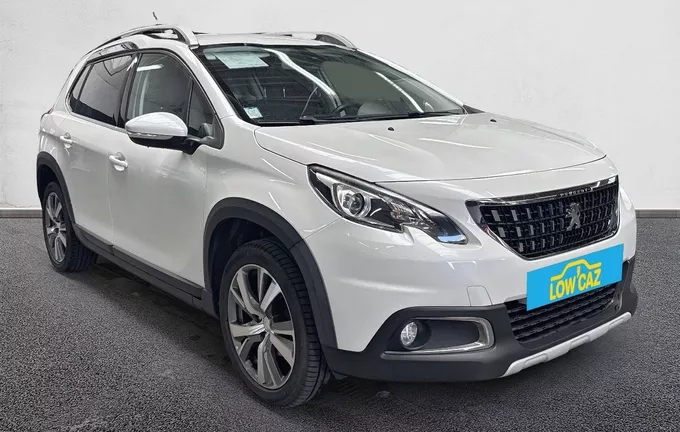 PEUGEOT 2008 PureTech 130ch S&S BVM6 Allure extérieur trois quart avant droit 2131400