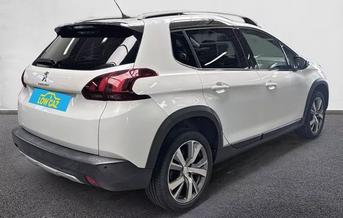 PEUGEOT 2008 PureTech 130ch S&S BVM6 Allure extérieur trois quart arrière droit 2131400
