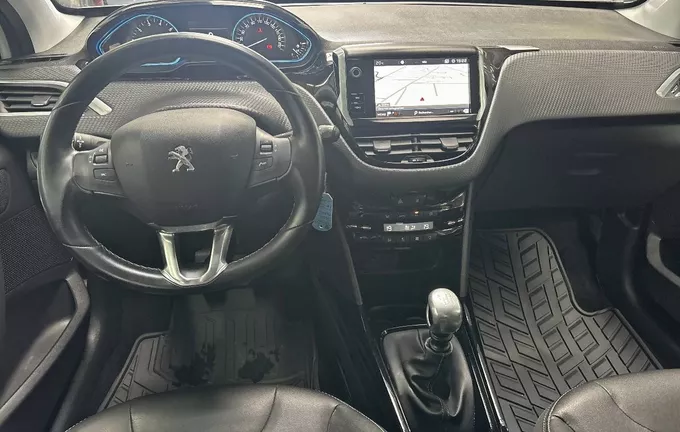 PEUGEOT 2008 PureTech 130ch S&S BVM6 Allure photo 18 2131400