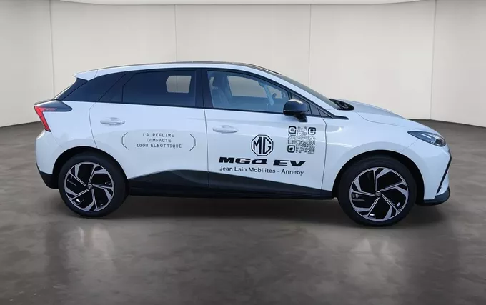 MG MG4 EV 77kWh - 180 kW Premium extérieur côté droit 9884