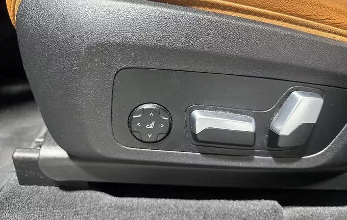 BMW X3 sDrive18d 150ch BVA8 xLine photo 20 945100