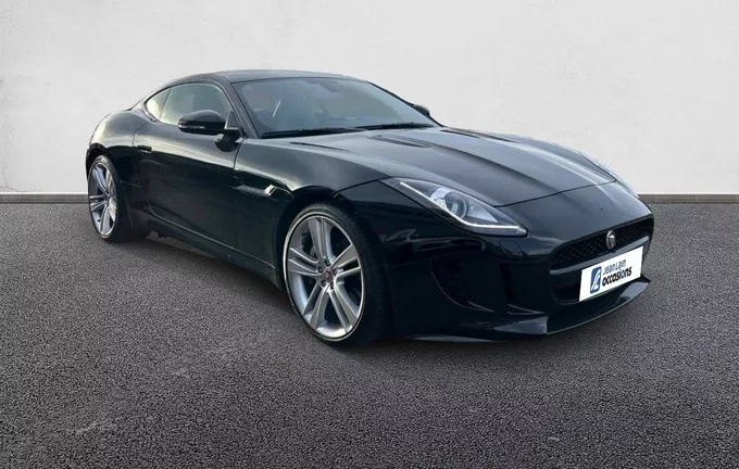 JAGUAR F-TYPE Coupé V6 3L Essence Suralimenté 340 ch BVA8 extérieur trois quart avant droit 800676