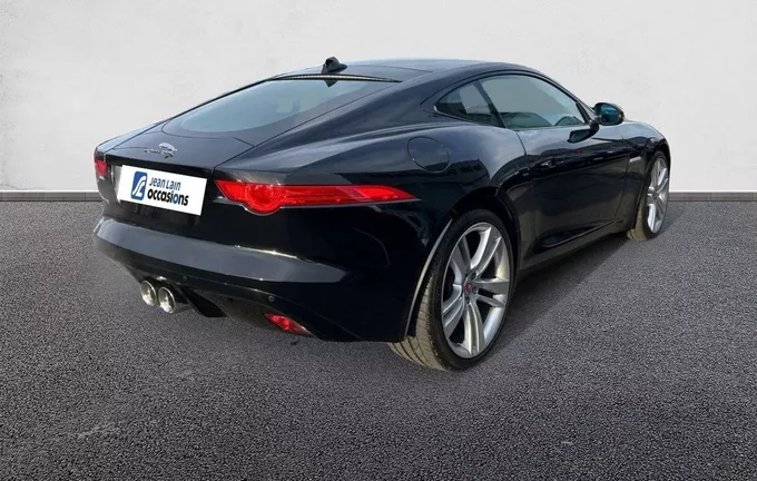 JAGUAR F-TYPE Coupé V6 3L Essence Suralimenté 340 ch BVA8 extérieur trois quart arrière droit 800676