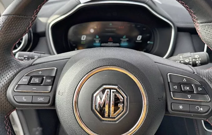 MG EHS 1.5T GDI PHEV Luxury photo 12 601098
