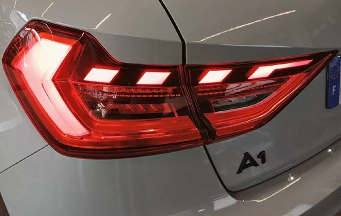 AUDI A1 Sportback 35 TFSI 150 ch S tronic 7 S Line photo 18 2119726