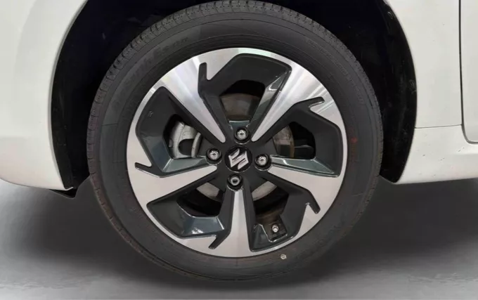 SUZUKI SWIFT 1.2 Dualjet Hybrid AllGrip Pack photo 9 213720