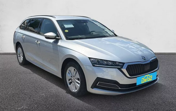 SKODA OCTAVIA Combi 2.0 TDI 150 ch DSG7 Business extérieur trois quart avant droit 213157