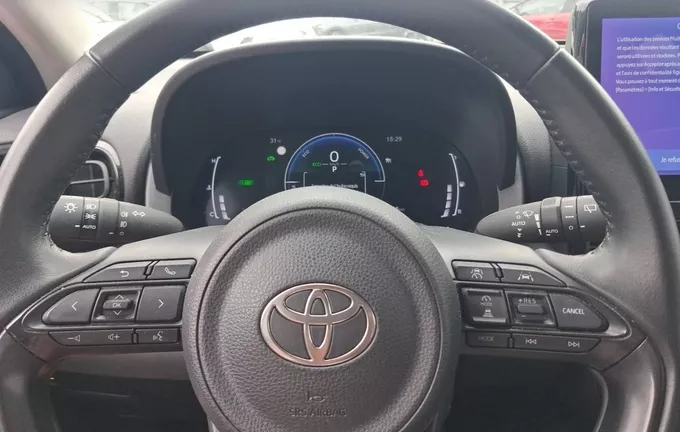 TOYOTA YARIS Hybride 116h Design photo 12 1103789