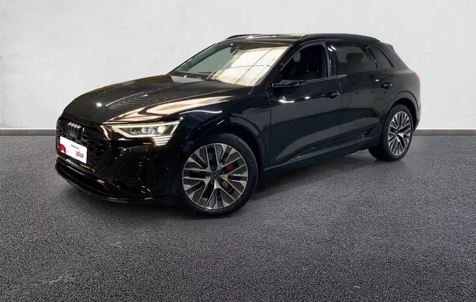 AUDI Q8 E-TRON 55 408 ch 114 kWh Quattro S line extérieur trois quart avant gauche 2130526