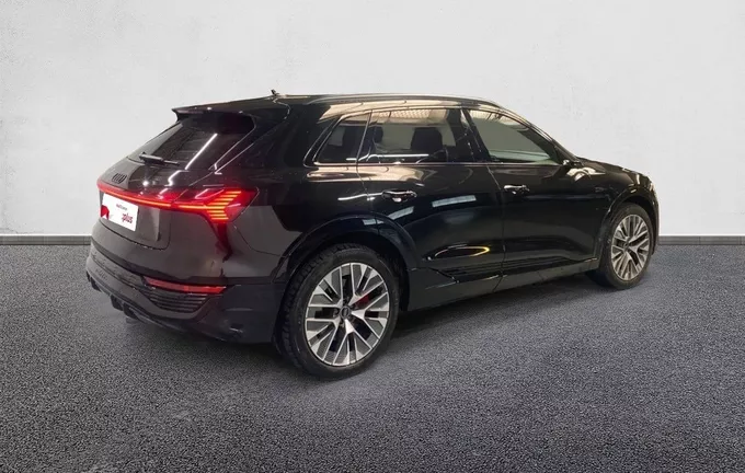 AUDI Q8 E-TRON 55 408 ch 114 kWh Quattro S line extérieur trois quart arrière droit 2130526