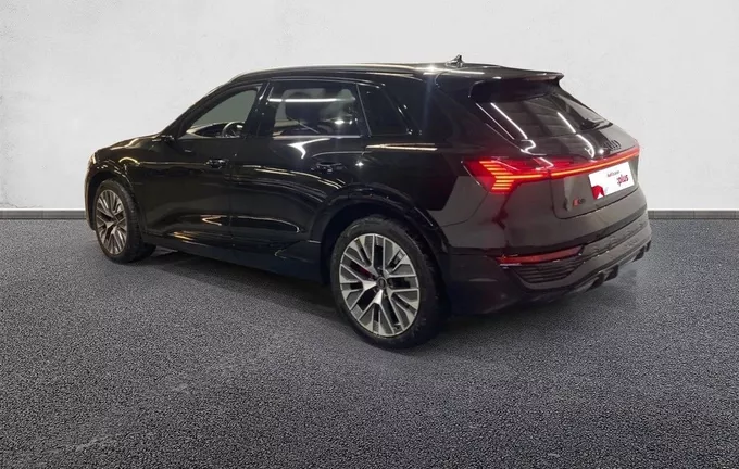 AUDI Q8 E-TRON 55 408 ch 114 kWh Quattro S line extérieur trois quart arrière gauche 2130526
