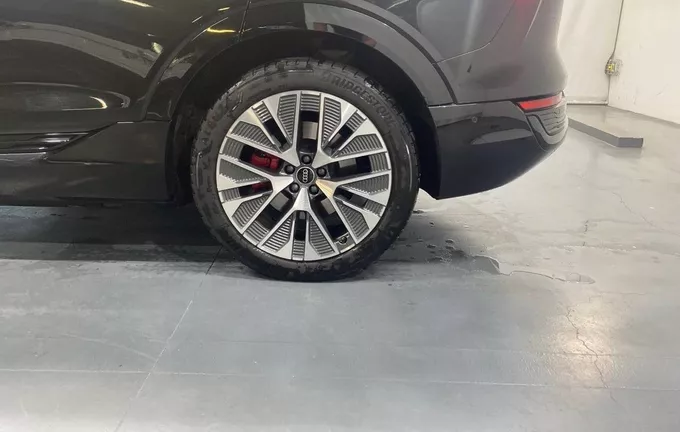 AUDI Q8 E-TRON 55 408 ch 114 kWh Quattro S line photo 9 2130526