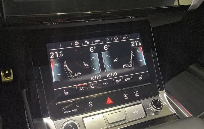 AUDI Q8 E-TRON 55 408 ch 114 kWh Quattro S line photo 14 2130526