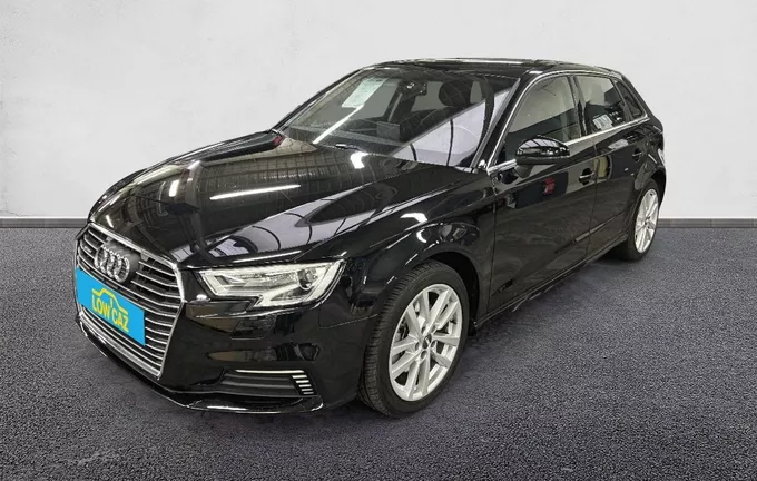AUDI A3 Sportback 40 e-tron 204 S tronic 6 Business line extérieur trois quart avant gauche 212705