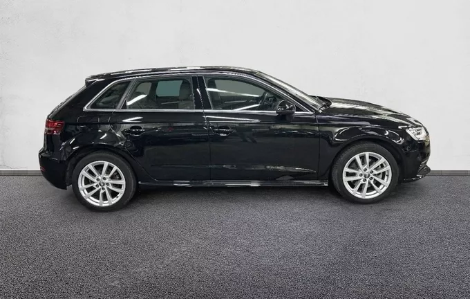 AUDI A3 Sportback 40 e-tron 204 S tronic 6 Business line extérieur côté droit 212705
