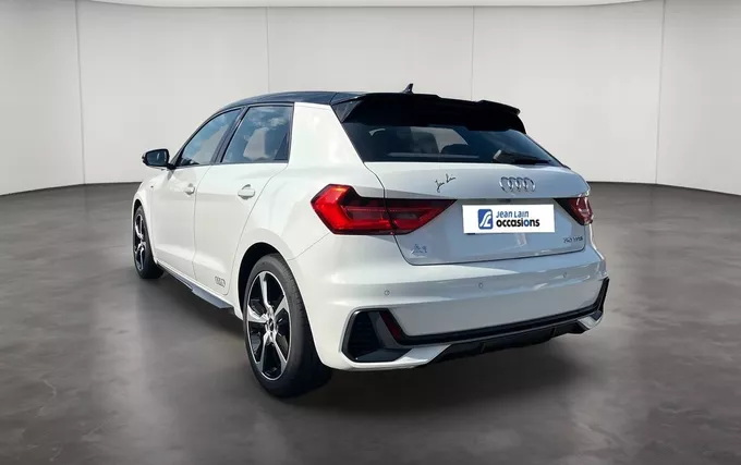 AUDI A1 Sportback 30 TFSI 110 ch BVM6 S Line extérieur trois quart arrière gauche 2131944