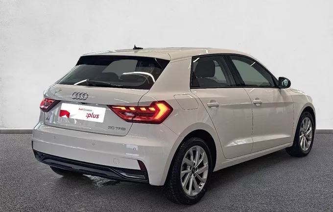 AUDI A1 Sportback 30 TFSI 110 ch S tronic 7 Design extérieur trois quart arrière droit 2132069