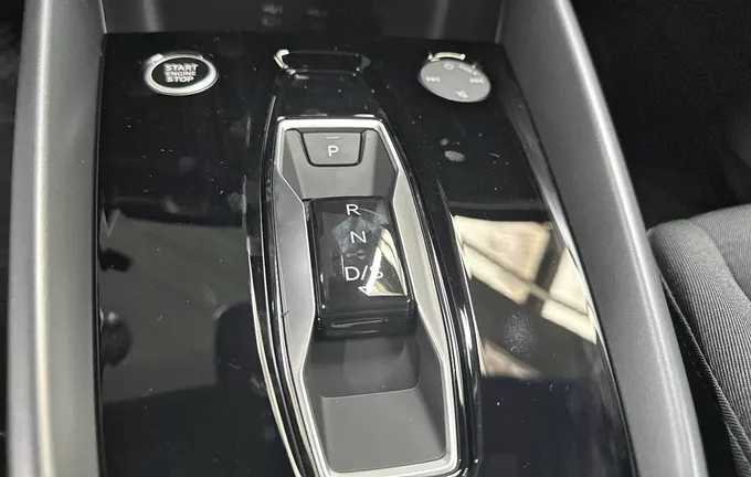 AUDI A3 Sportback TFSI e Hybride rechargeable 204 S tronic 6 Design photo 13 5401