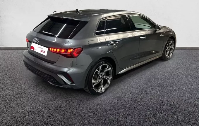 AUDI A3 Sportback TDI 150 S tronic 7 S line extérieur trois quart arrière droit 2127713