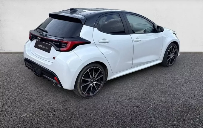 TOYOTA YARIS Hybride 116h GR Sport extérieur trois quart arrière droit 1103096