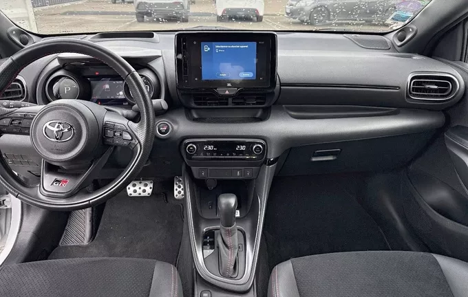 TOYOTA YARIS Hybride 116h GR Sport photo 18 1103096