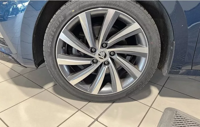 SKODA OCTAVIA Combi 2.0 TDI 200 ch DSG7 4x4 Sportline photo 12 2130067