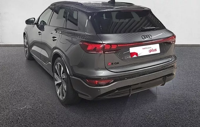 AUDI SQ6 E-TRON 489 ch 100 kWh quattro extérieur trois quart arrière gauche 2128364
