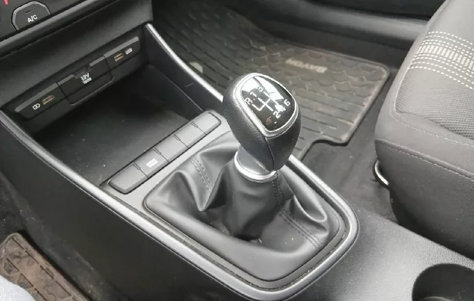 HYUNDAI BAYON 1.0 T-GDi 100 Hybrid 48V Initia photo 13 13865