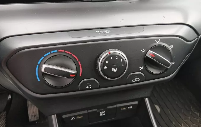 HYUNDAI BAYON 1.0 T-GDi 100 Hybrid 48V Initia photo 14 13865