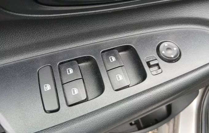 HYUNDAI BAYON 1.0 T-GDi 100 Hybrid 48V Initia photo 19 13865