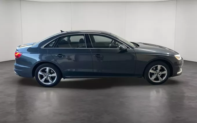 AUDI A4 40 TFSI 190 S tronic 7 extérieur côté droit 2133227