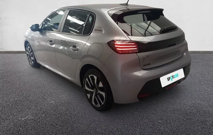 PEUGEOT 208 100 S&S BVM6 Style extérieur trois quart arrière gauche 944347