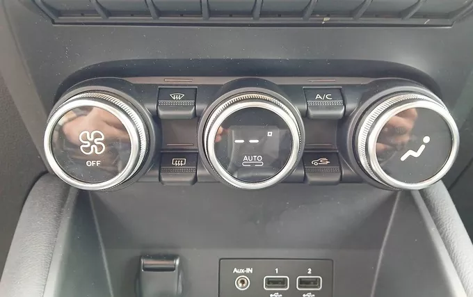 RENAULT CAPTUR E-Tech Plug-in 160 Initiale Paris photo 20 2129753