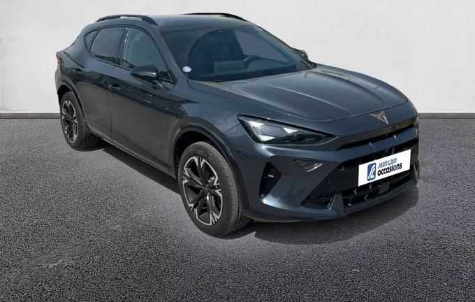 CUPRA FORMENTOR 1.5 eTSI Hybrid 150 ch DSG7 V extérieur trois quart avant droit 2127424