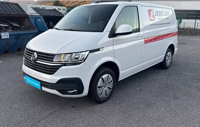 VOLKSWAGEN UTILITAIRES TRANSPORTER 6.1 VAN L1H1 2.0 TDI 150 DSG7 BUSINESS LINE PLUS extérieur trois quart avant gauche 106360