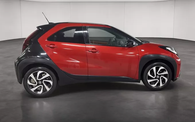 TOYOTA AYGO X 1.0 VVT-i 72 Design extérieur côté droit 1104016
