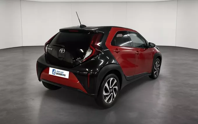 TOYOTA AYGO X 1.0 VVT-i 72 Design extérieur trois quart arrière droit 1104016