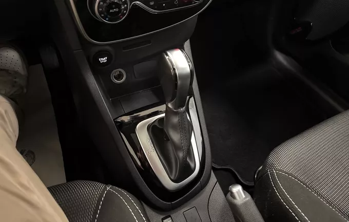 RENAULT CLIO TCe 120 Energy EDC Intens photo 13 213320