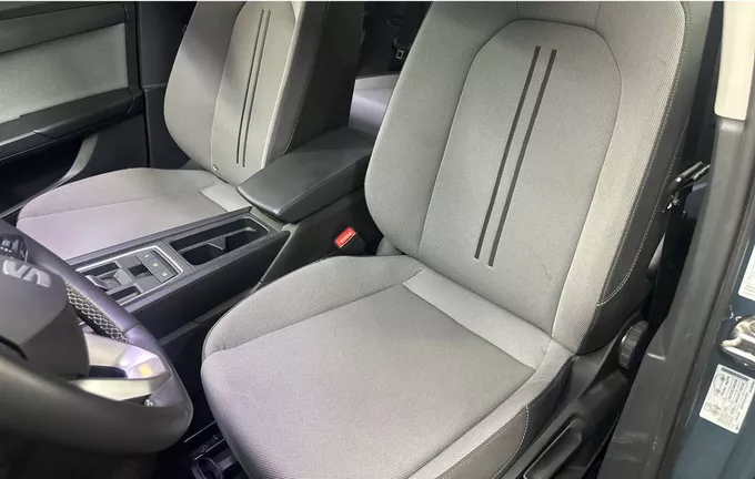 SEAT LEON 1.5 eTSI Hybrid 115 DSG7 Business extérieur trois quart arrière droit 2128059