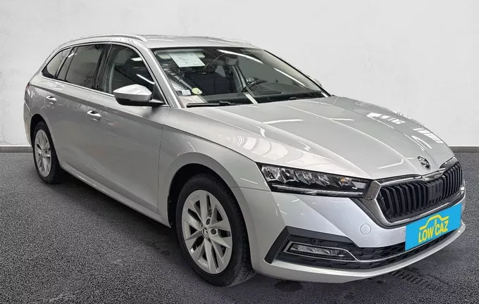 SKODA OCTAVIA Combi 2.0 TDI 150 ch DSG7 Style extérieur trois quart avant droit 213515