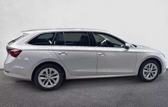 SKODA OCTAVIA Combi 2.0 TDI 150 ch DSG7 Style extérieur côté droit 213515
