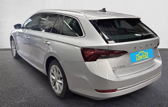 SKODA OCTAVIA Combi 2.0 TDI 150 ch DSG7 Style extérieur trois quart arrière gauche 213515