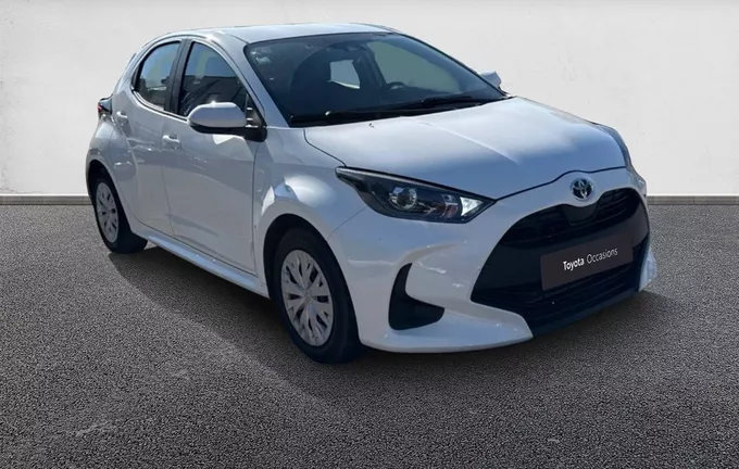 TOYOTA YARIS Hybride 116h Dynamic extérieur trois quart avant droit 