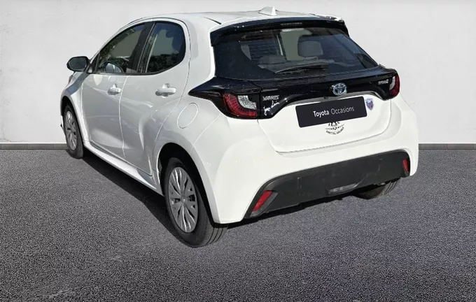 TOYOTA YARIS Hybride 116h Dynamic extérieur trois quart arrière gauche 